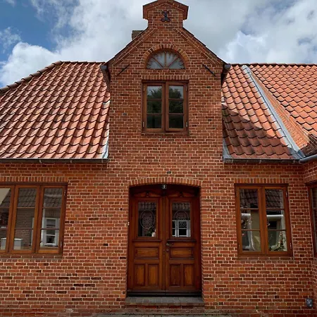 Malerisches Dorfhaus Im Historischen Ortskern Ferienhaus