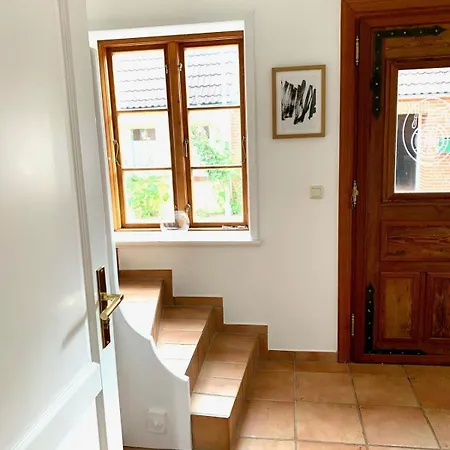 Malerisches Dorfhaus Im Historischen Ortskern Ferienhaus